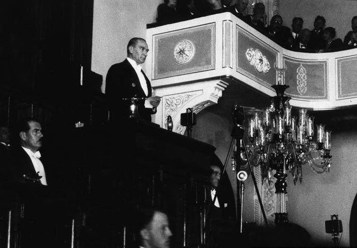 Atatürk Türkiye Büyük Millet Meclisinde